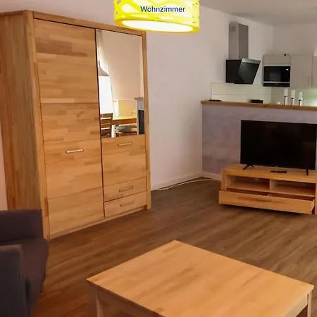 Freundliche Mit Parkplatz Und Terrasse Apartment Neubrandenburg