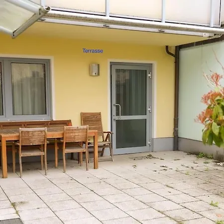 Freundliche Mit Parkplatz Und Terrasse *