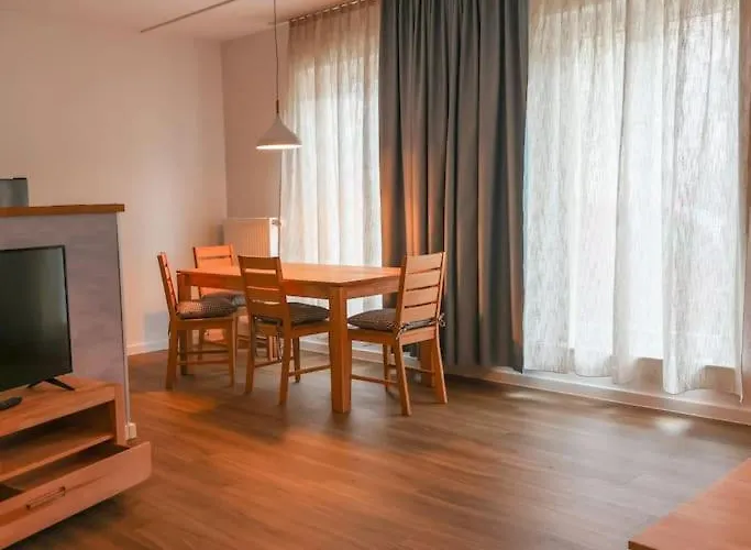 Freundliche Mit Parkplatz Und Terrasse * ノイブランデンブルク